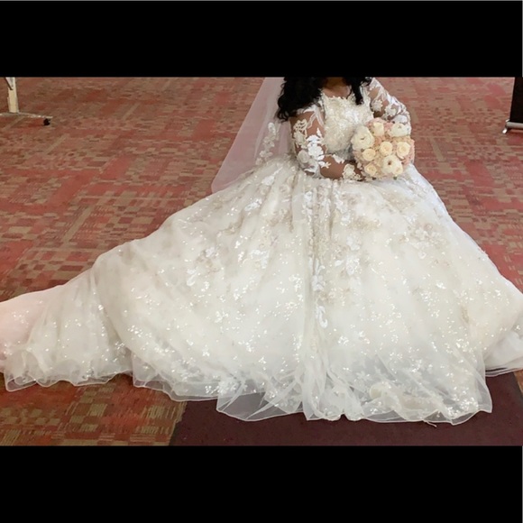 Ysa Makino 68964 / Stephen Yearick Wedding Gown - Picture 7 of 10